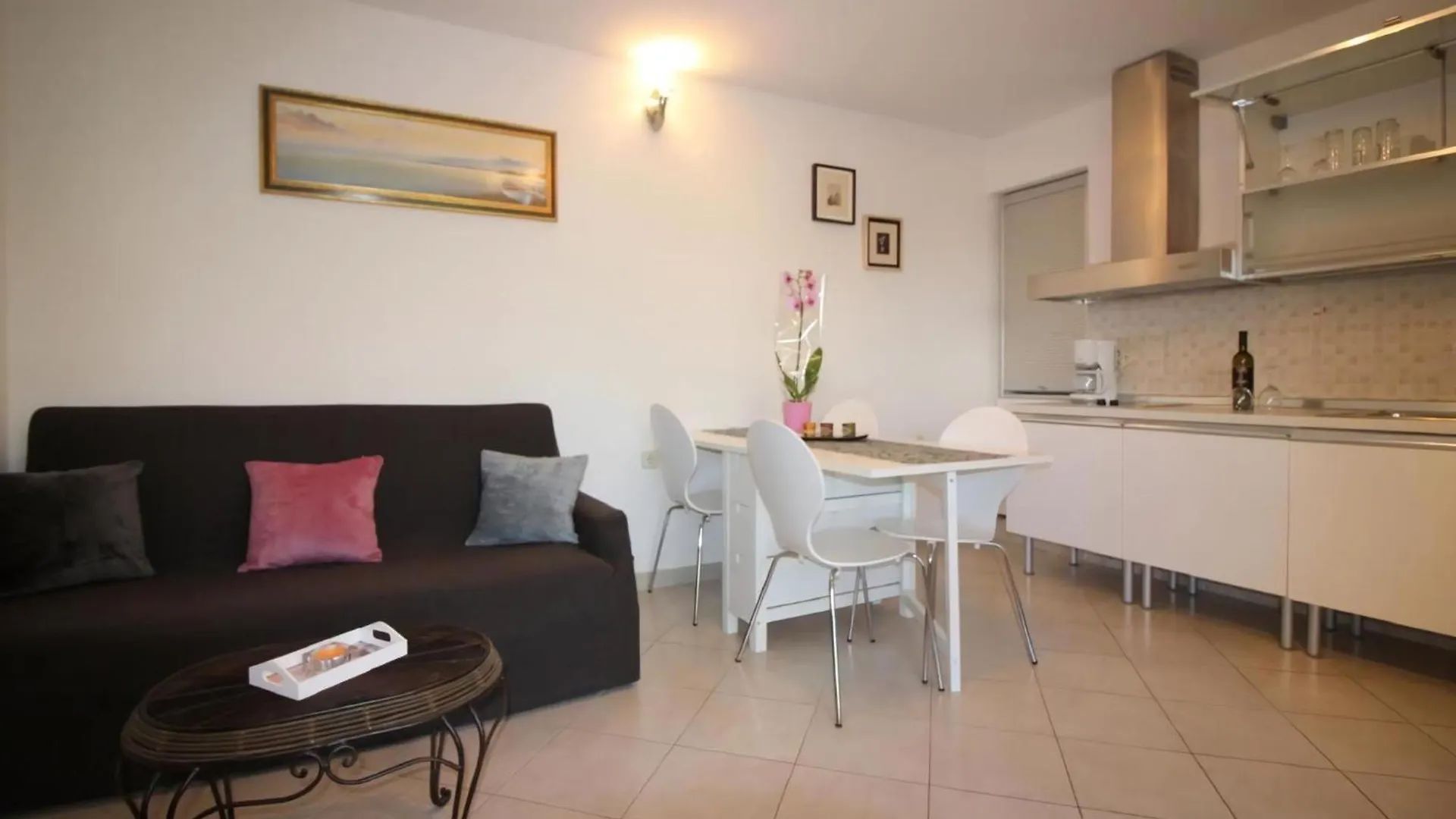 Apartment Ferienwohnung Pineta 1 Mit Terrasse In Strandnaehe Porec Croatia